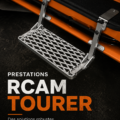 Un R'Cam Tourer sur la route, offrant des prestations de voyage confortables.