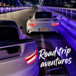 Un groupe d'amis souriants sur la route pendant un road trip, avec une belle vue en arrière-plan.