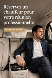 Chauffeur professionnel attendant un client devant un bâtiment de bureau.