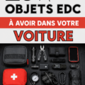 Vue de divers accessoires et outils essentiels à garder dans une voiture.