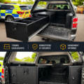Accessoires de rangement pour pick-up, montrant un organisation efficace