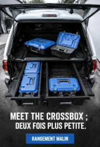 La Crossbox, un outil compact et pratique pour les réunions professionnelles, sur un bureau moderne.