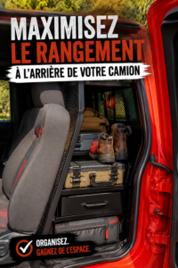 Un camion avec un espace de rangement bien optimisé à l'arrière, présentant des solutions de rangement pratiques.