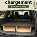 Tiroirs de chargement bien organisés dans un véhicule professionnel, avec des outils et équipements bien rangés.