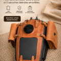 Sac à essence en cuir pour moto URAL dans un paysage outdoor