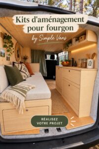 Vue d'un fourgon aménagé pour le confort avec des kits spécialisés.