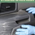 Intérieur de voiture propre et bien organisé, illustrant des étapes de nettoyage et d'entretien.